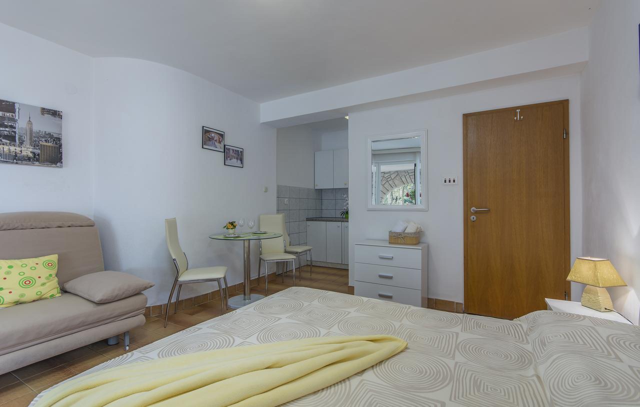 Apartments Ana - Rovinj Bagian luar foto